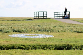 Landart mit Muscheln im Vorland